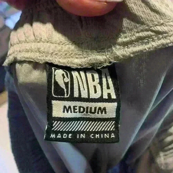 NBA athletic shorts youth size M - Picture 4 of 4